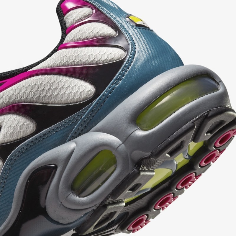 Air max plus pink and green sale